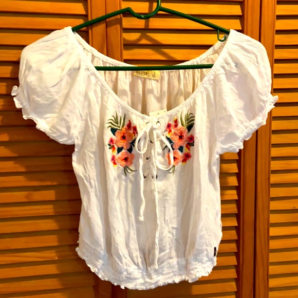 Hollister Other - NWT Hollister Girls Embroidered Blouse SZ S Cute🌸
